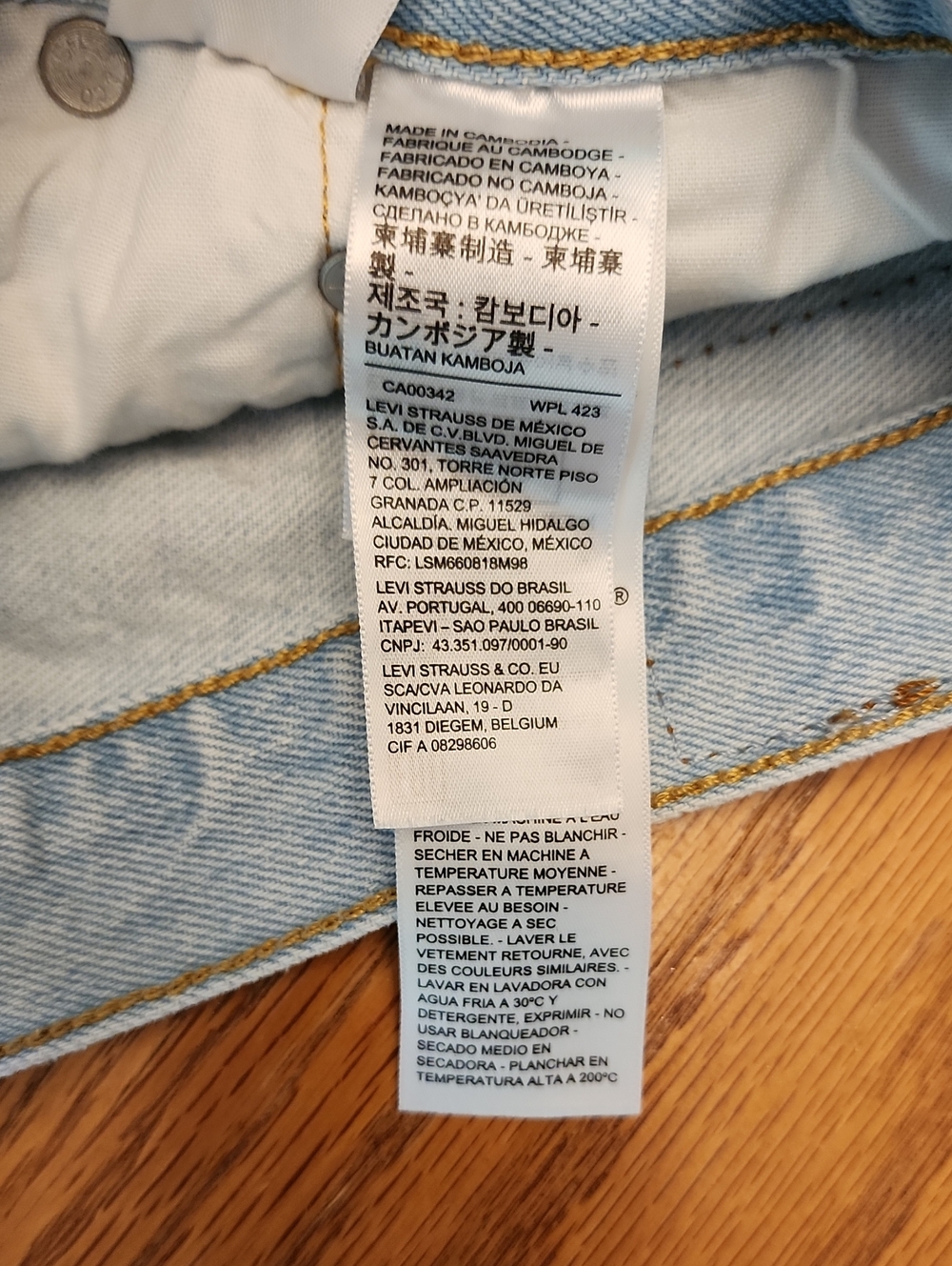 Levi's 501 Light Blue Denim Cutoff Shorts - Picture 13 of 17